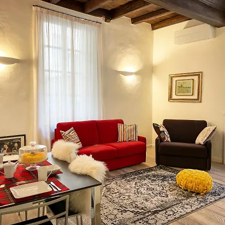 Luxrent Castello Apartmán *